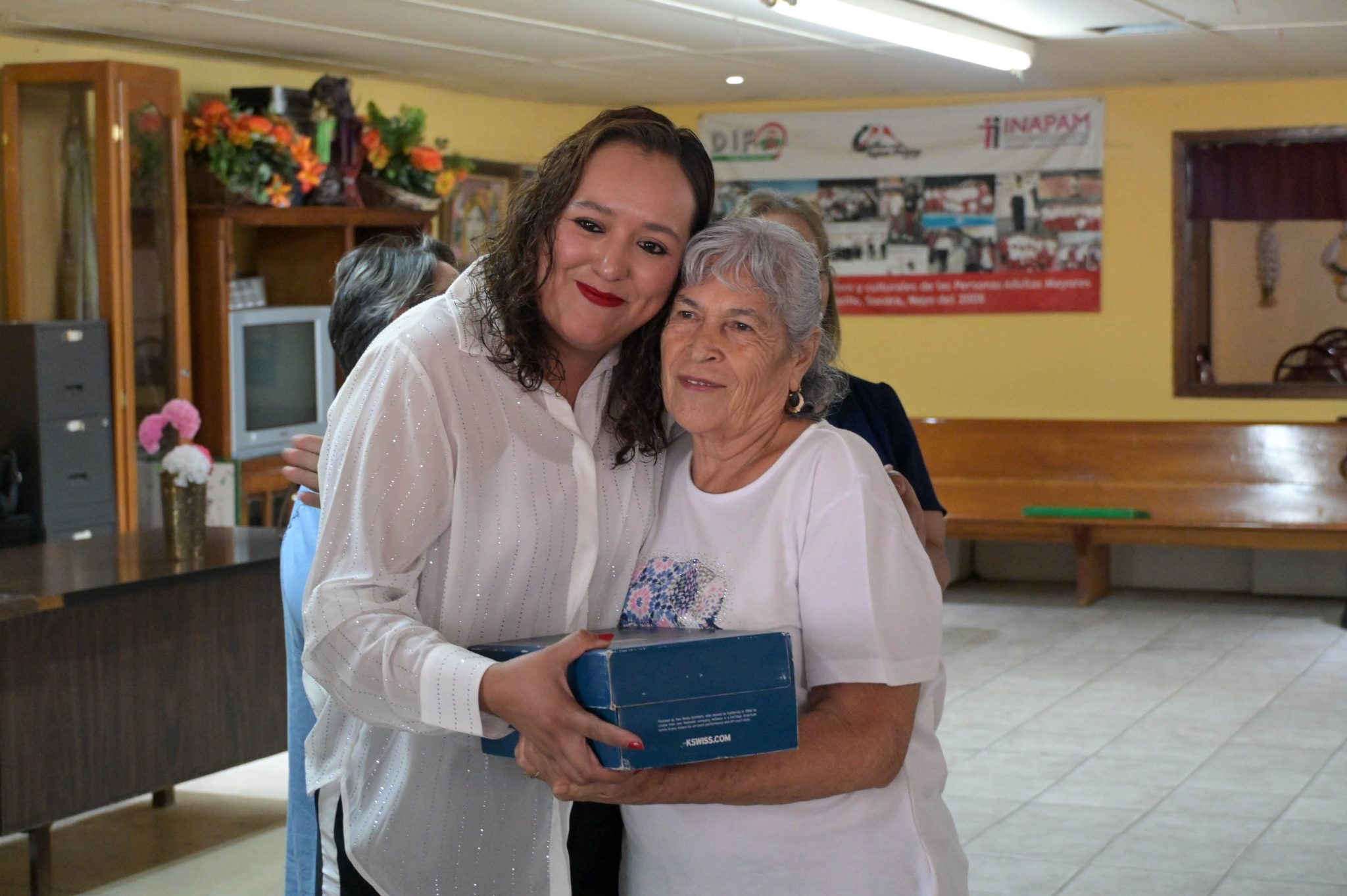 entrega de tenis inapam-9