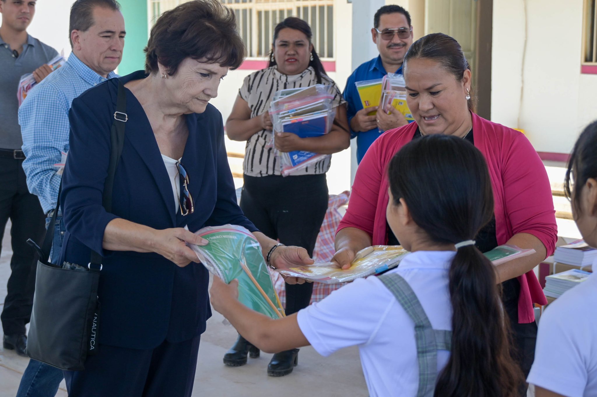entrega de utiles-14
