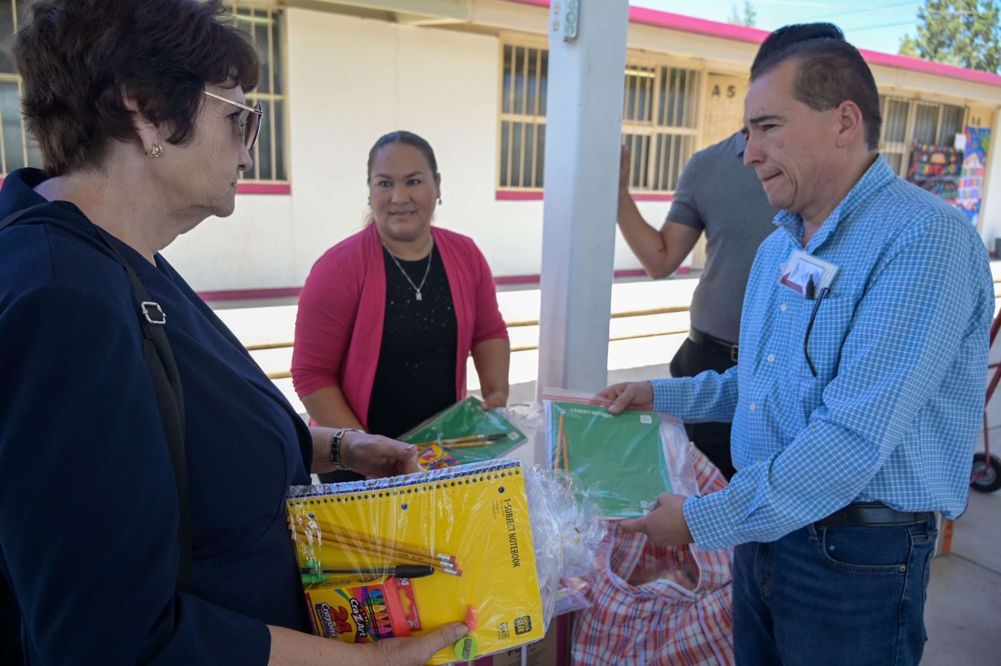 entrega de utiles-2