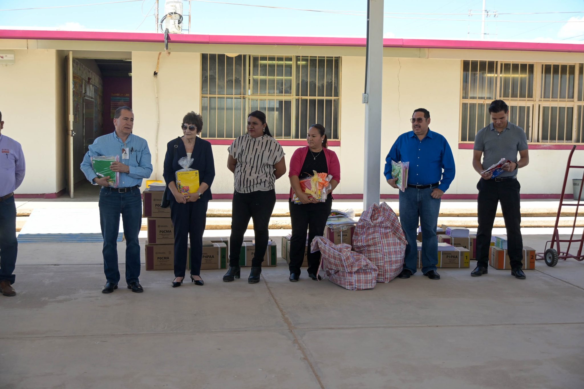 entrega de utiles-3